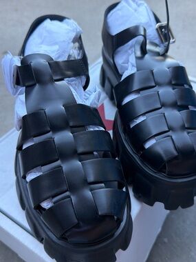 Steve Madden Black Woven Platform Sandals